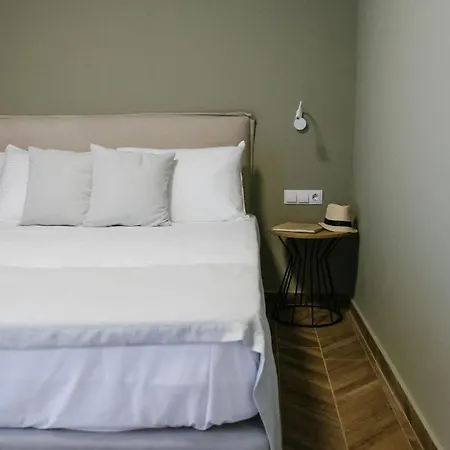 Aqua Blue Suites * Karteros