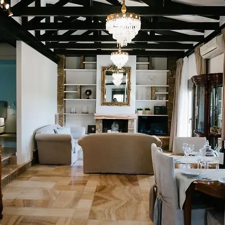 Aqua Blue Suites Apartment Karteros
