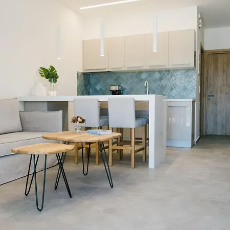 Aqua Blue Suites Apartment Karteros