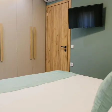 Aqua Blue Suites *