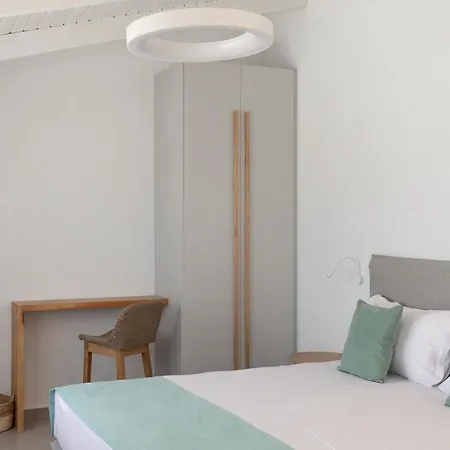 Aqua Blue Suites Apartment Karteros