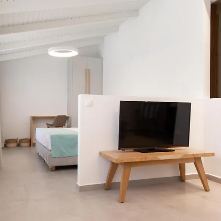 Aqua Blue Suites Apartment Karteros