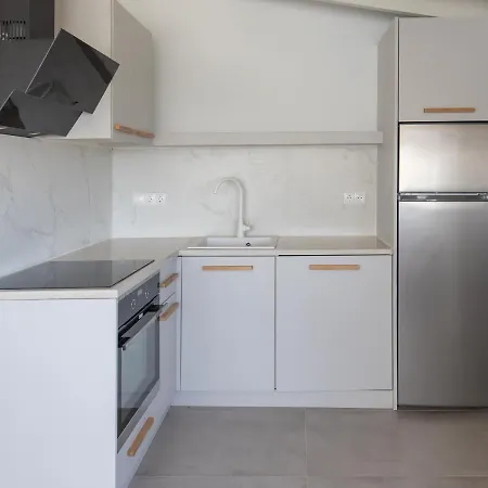 Aqua Blue Suites Apartment Karteros