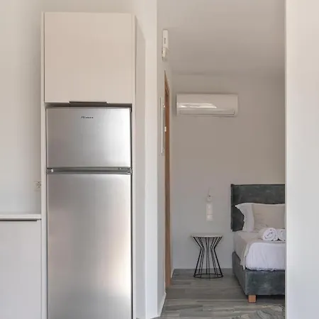 Aqua Blue Suites Apartment Karteros