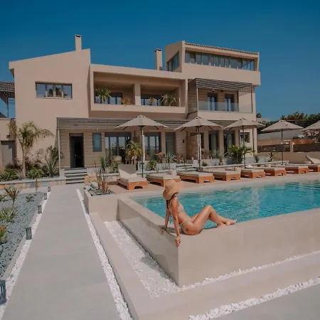 Aqua Blue Suites * Karteros